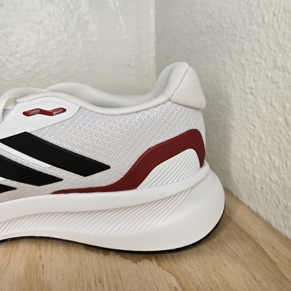 Adidas RUNFALCON 5 Wide Cloud White/CoreBlack/Better Scarlet  IE0551 - Picture 11 of 12